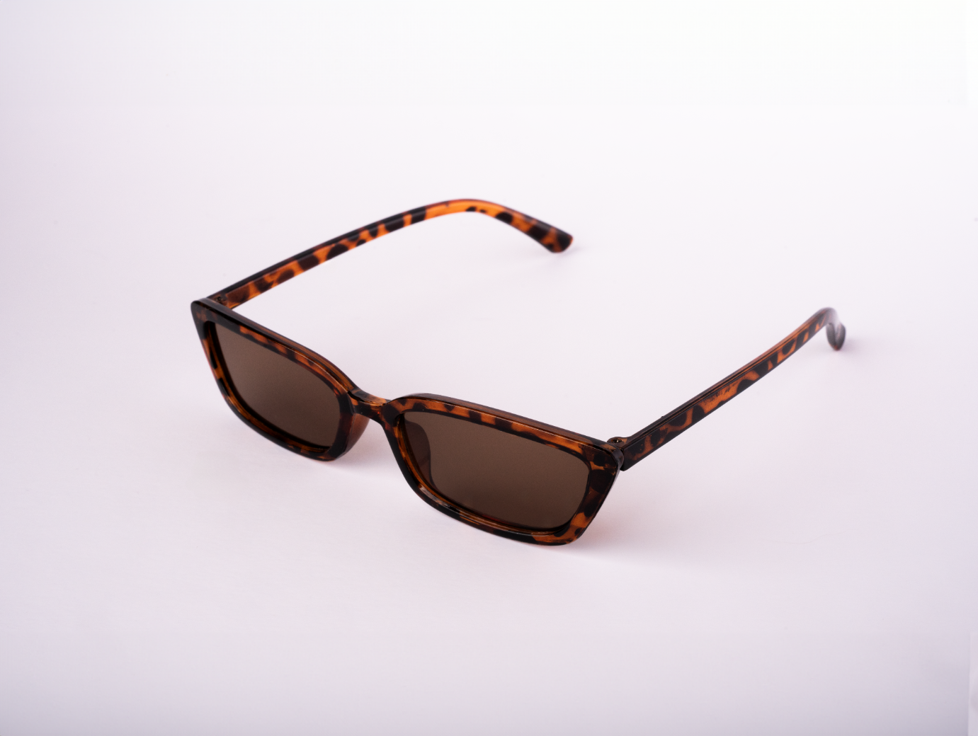 NEON EYEWEAR NE190962 LEOPAR KADIN GÜNEŞ GÖZLÜĞÜ